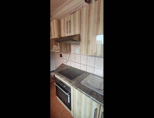 2 BEDROOM HOUSE FOR SALE IN BOITEKONG EXT 3